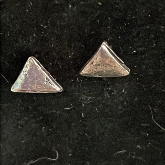 0.5” silver tone triangular shaped Minimalist stud earrings - Picture 3 of 10